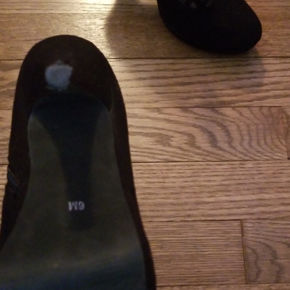 Shoes - Picture 5 of 5